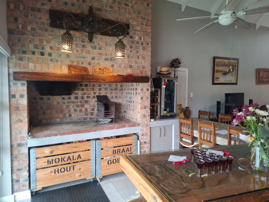 2 Bedroom Property for Sale in Hartenbos Central Western Cape